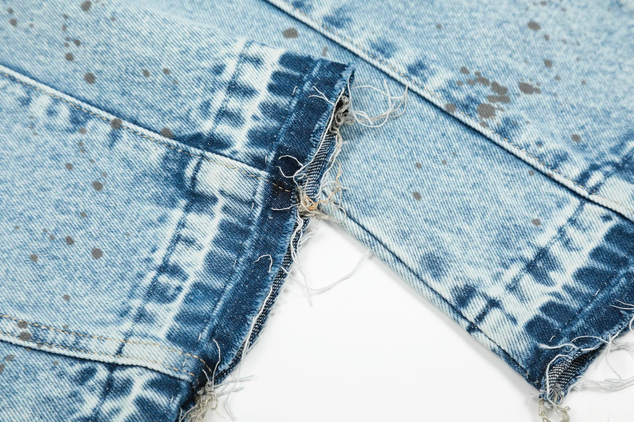 #8163 P250💰 Independent GALLERY DEPT. Vintage splicing loose washed flared jeans - truly restore the ultimate texture of Vintage - original hardware accessories washed and other elevators, QR code analysis are all purchased from the original factory, high degree of restoration, you are welcome to compare the products~ - three-dimensional version loose and comfortable without picking the body shape taller and slimmer factory Seiko original factory quality control same style for men and women can be matched with couples Versatile recommendation Necessary jeans for all seasons -Size: 28 30 32 34 36